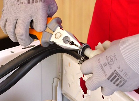 enlever-durite-electrovanne-lave-linge