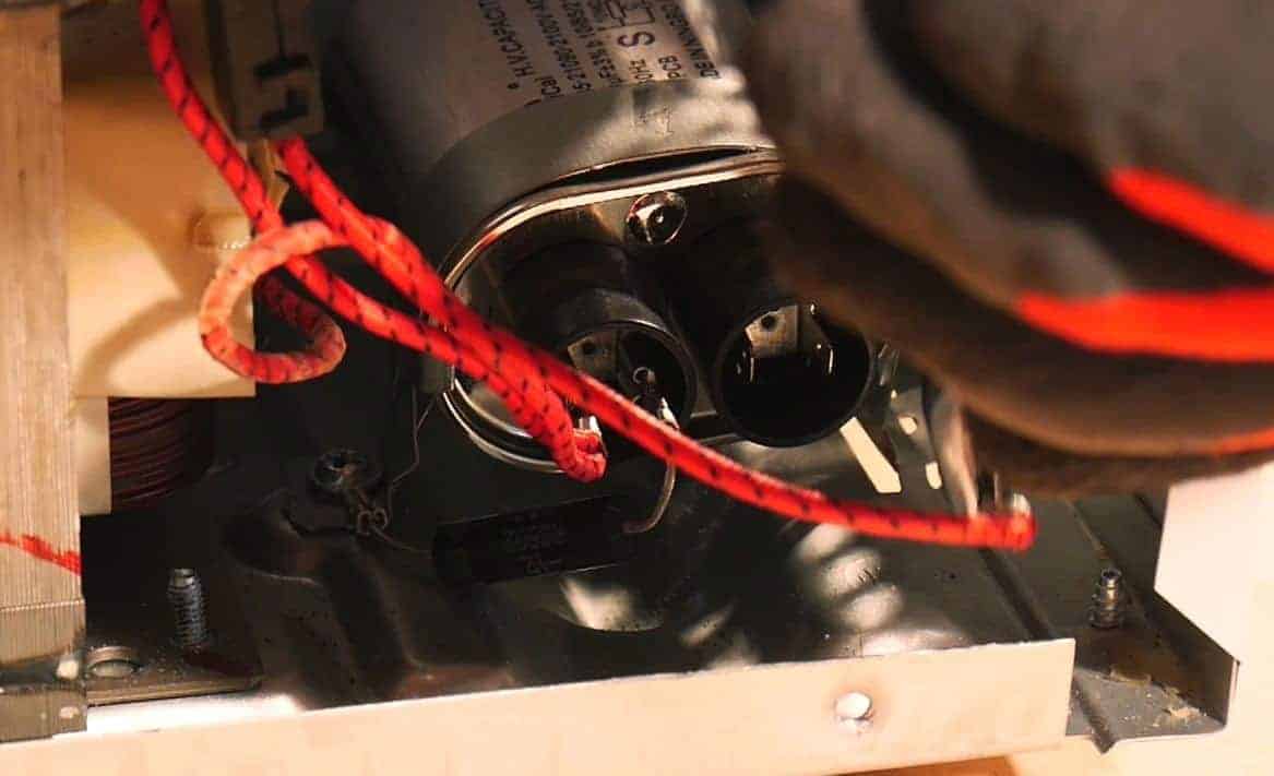 Comment Decharger Un Condensateur De Micro Ondes Comment Decharger Un Condensateur De Micro Ondes | AUTOMASITES