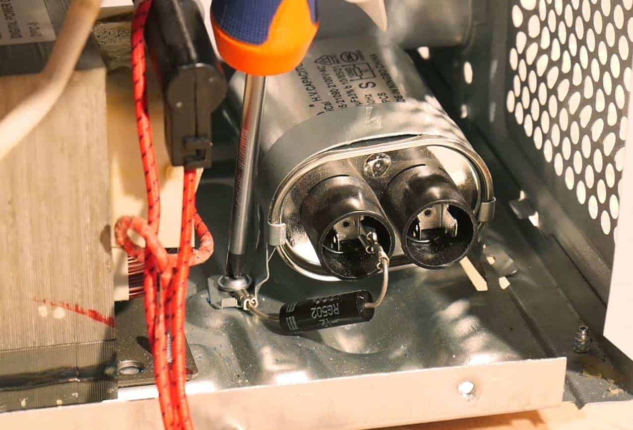 Comment Décharger Un Condensateur De Micro Onde Comment remplacer le condensateur et la diode de son micro-ondes