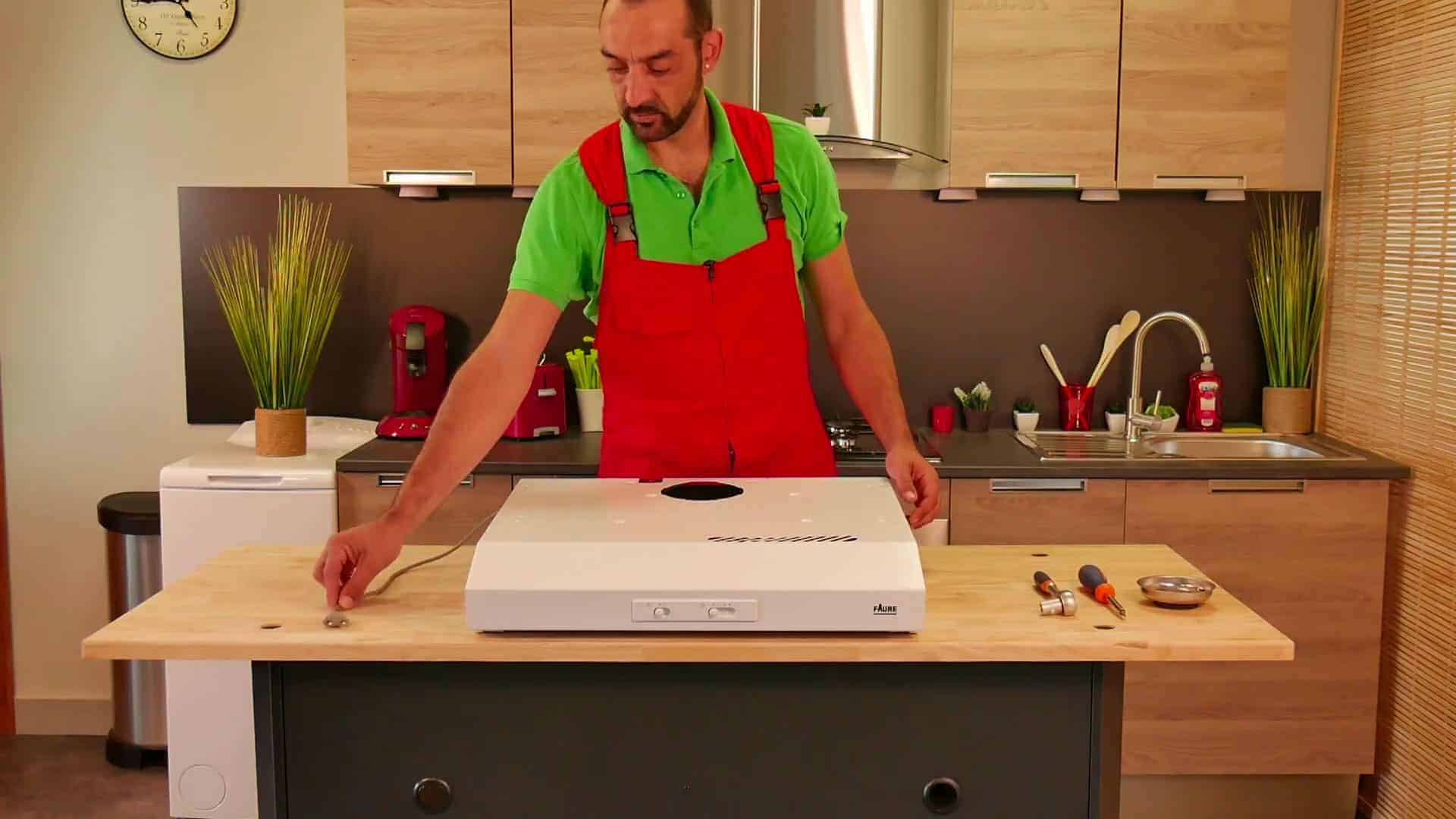 Débrancher électriquement l'appareil