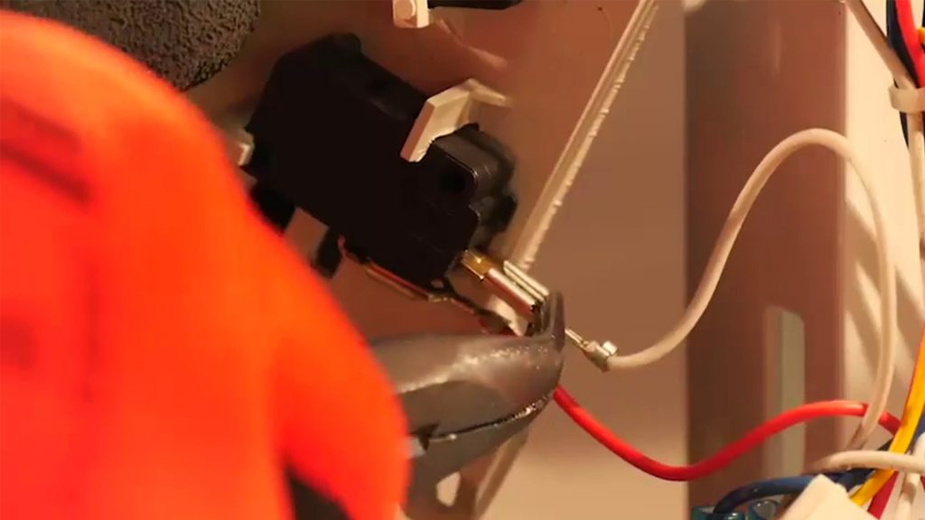 enlever-cable-bloc-verrou-pince