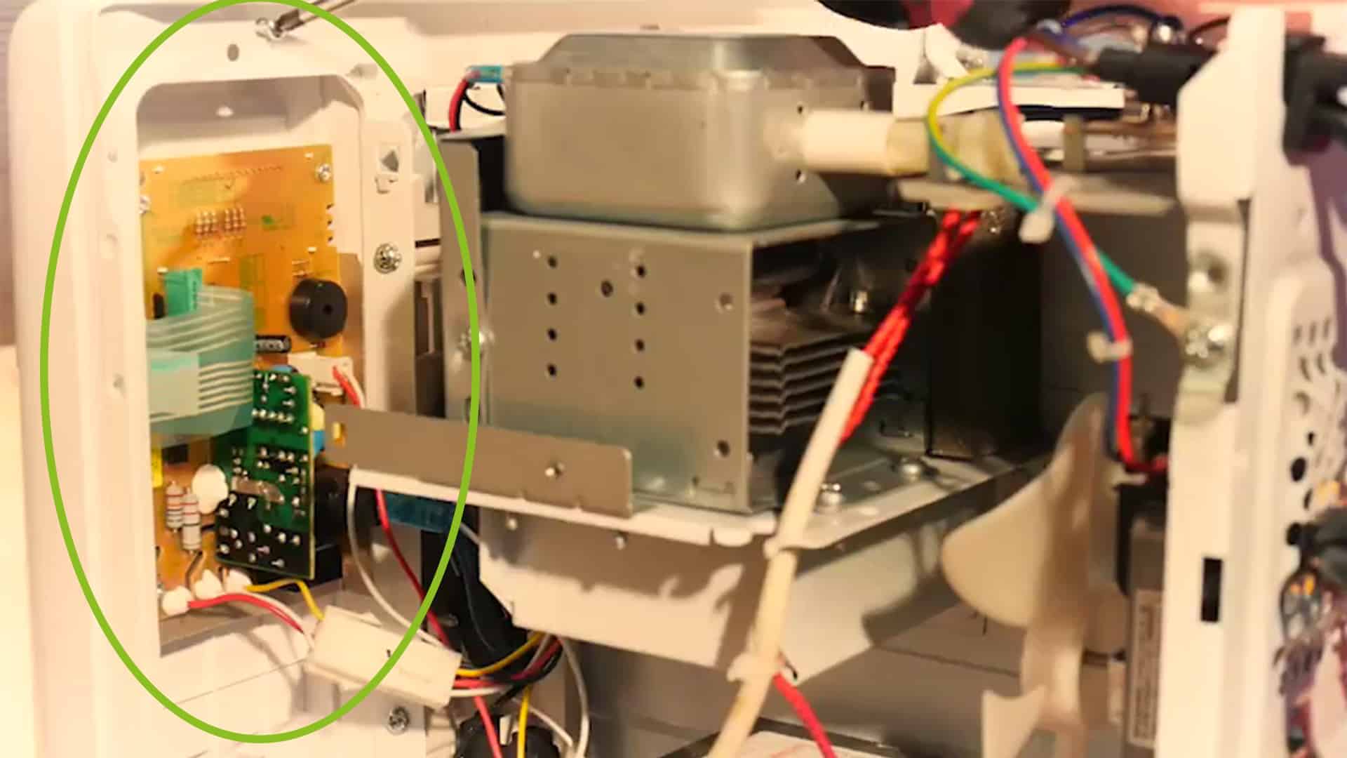 Comment Decharger Un Condensateur De Micro Ondes Comment Decharger Un Condensateur De Micro Ondes - Communauté MCMS