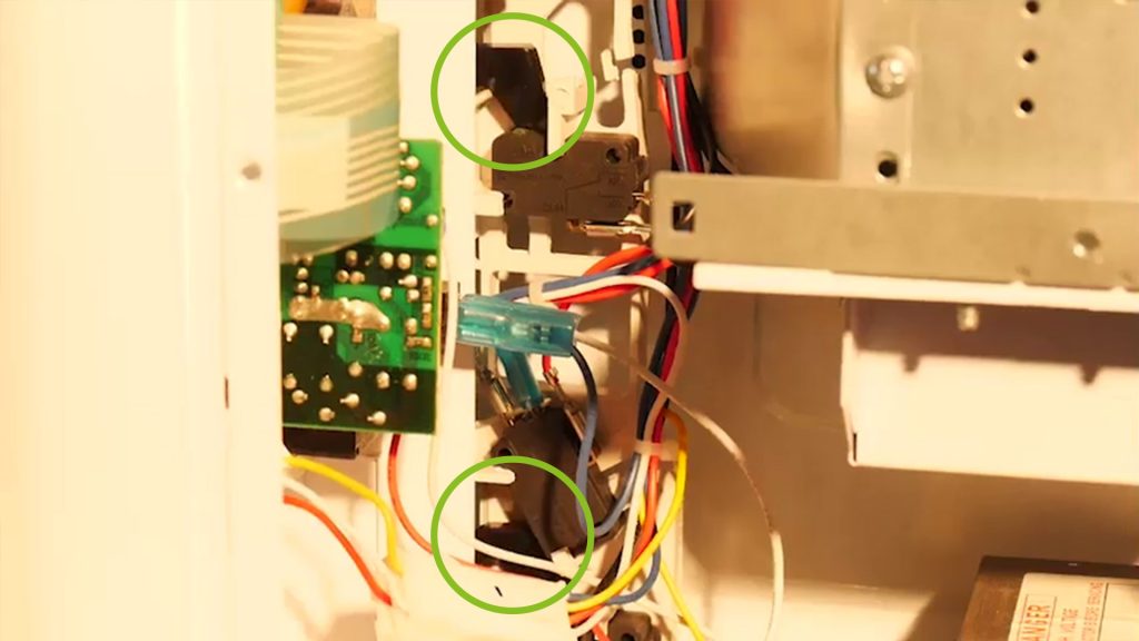 Comment Decharger Un Condensateur De Micro Ondes Comment Decharger Un Condensateur De Micro Ondes - Communauté MCMS