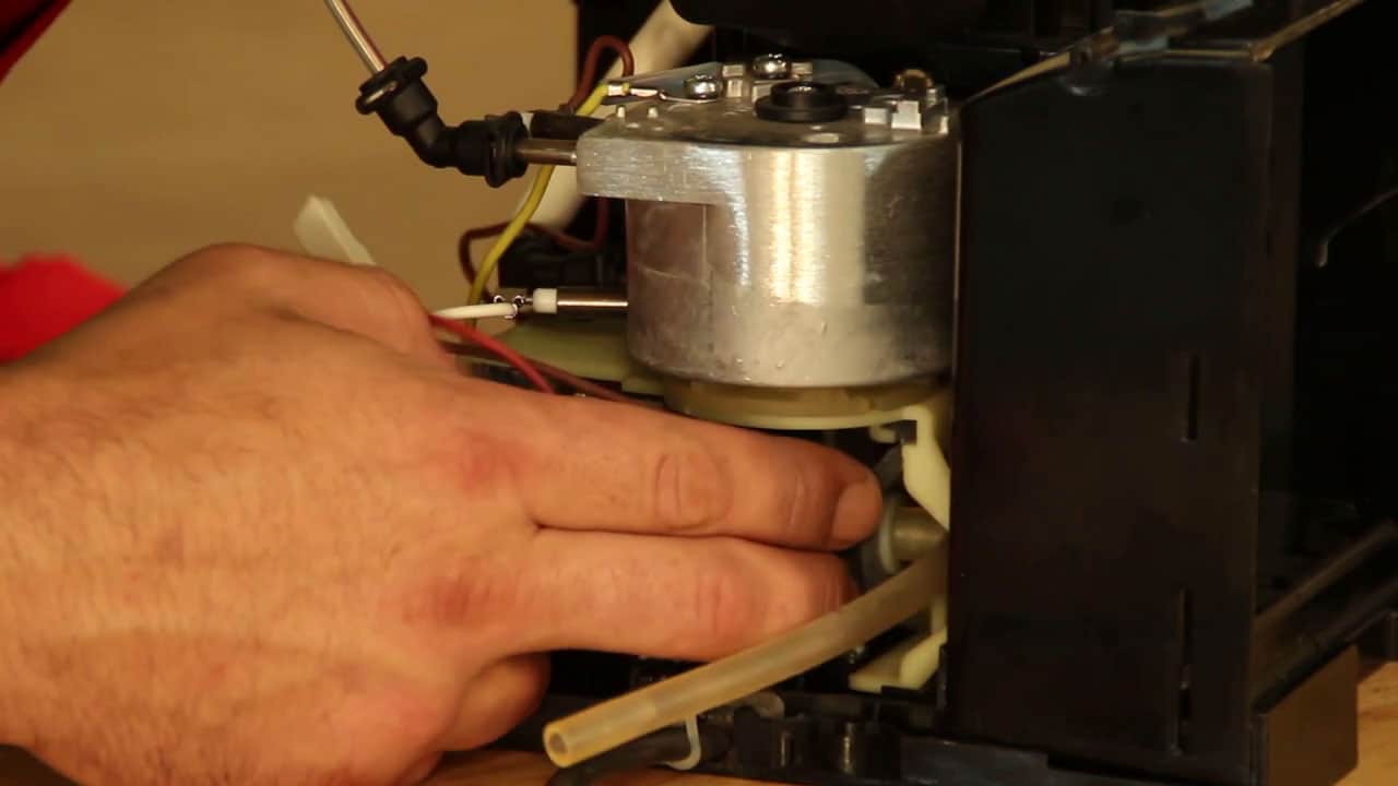 Comment démonter sa machine à café Nespresso Krups — free download