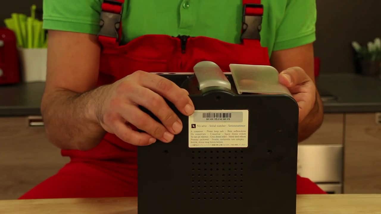 Ôter le couvercle du chauffe-tasse