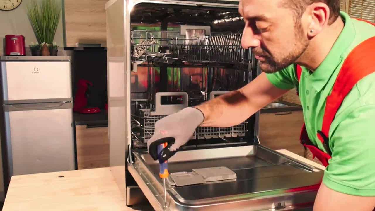 Enlever les vis du bandeau