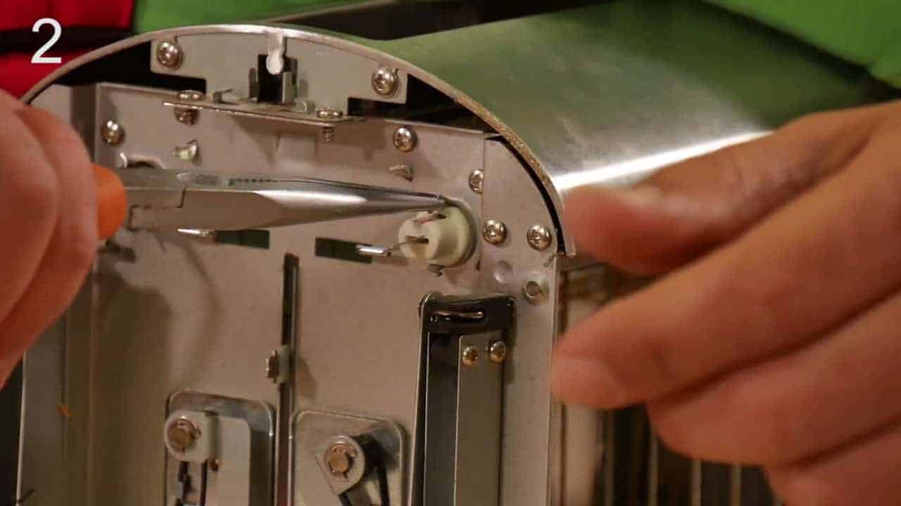 Fermer les crans à l'aide d'une pince