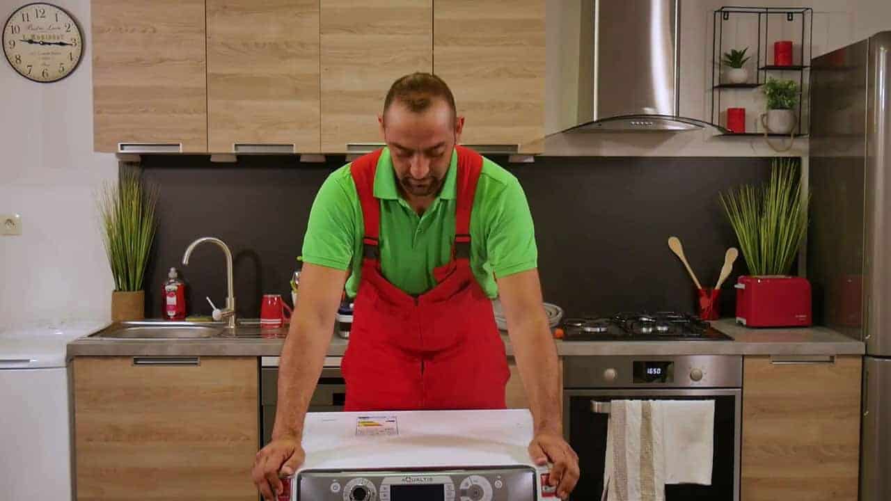 Remettre le panneau supérieur
