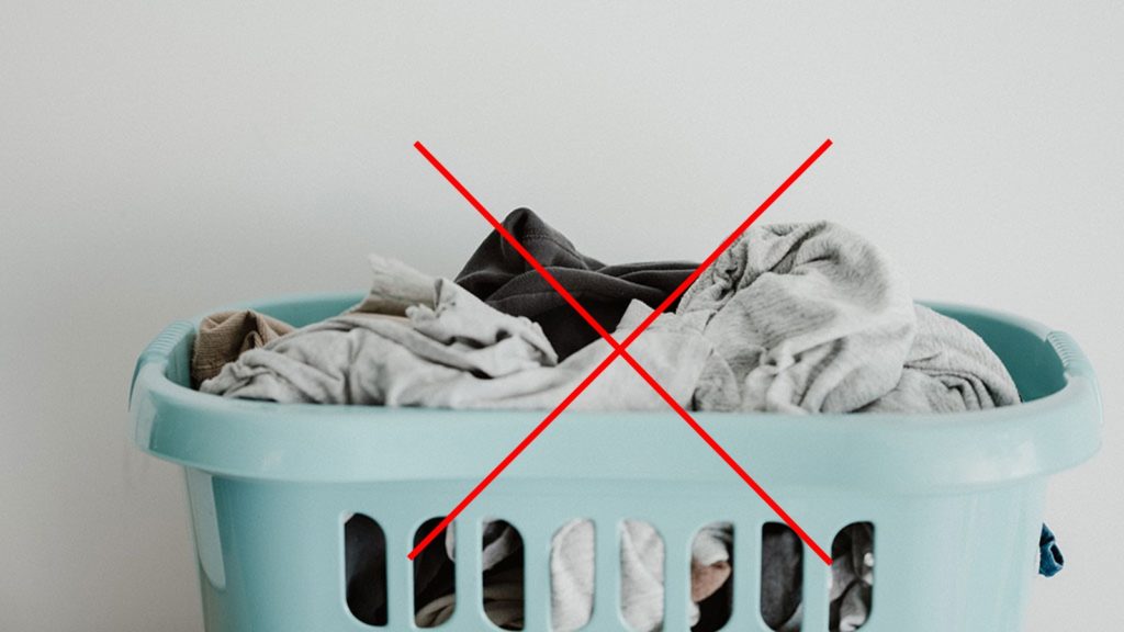 Trier son linge par type de textile avant la séance de repassage
