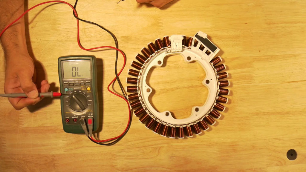 Mettre le multimètre en mode ohmmètre