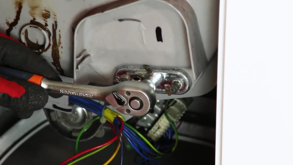 Ma Machine A Laver Fait Disjoncter Mon lave-linge fait disjoncter : changement de la résistance (en fuite