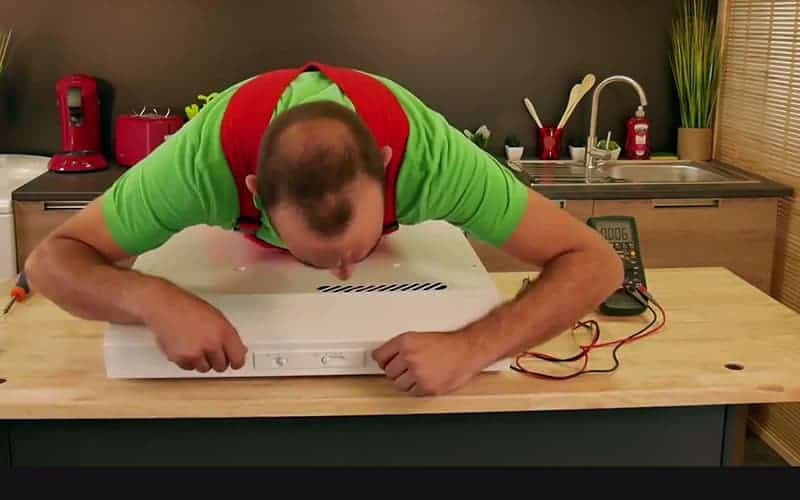 Remplacer le sélecteur de commande d'une hotte aspirante