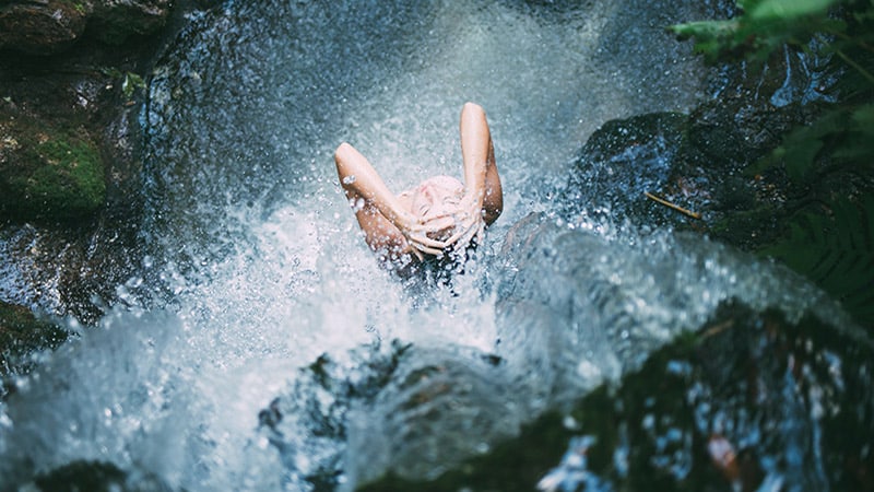 Prendre soin de ses cheveux avec l'eau du sèche-linge