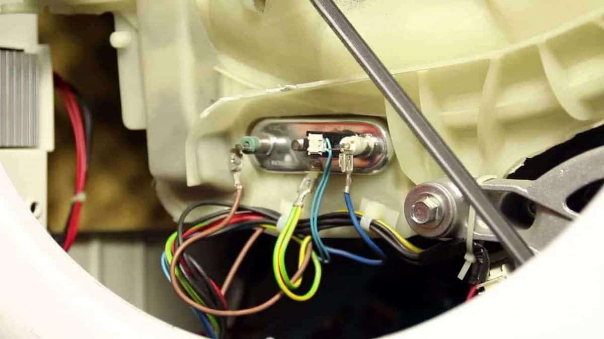 Lavelinge Hotpoint Ariston comment résoudre le code panne F07 — free download
