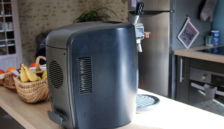 Dépoussiérer les grilles de ventilation de la pompe à bière