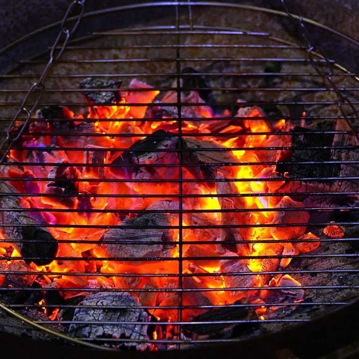 Barbecue à charbon de bois