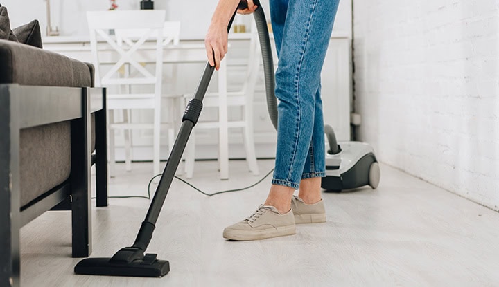 aspirateur-carrelage Passer l'aspirateur sur du carrelage