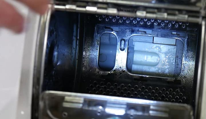 Remettez-le-piege-a-objet-lave-linge-brandt Remettez en place le piège à objet