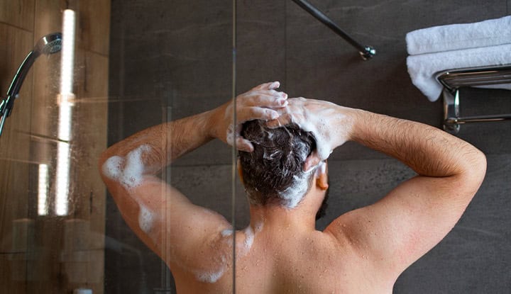 fermez-eau-pendant-savonnage-chauffe-eau Fermez l'eau pendant la douche afin de réduire la consommation de votre chauffe-eau