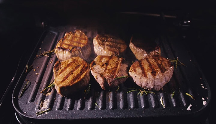 Maitriser la cuisson des aliments à la plancha électrique