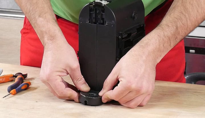 remettez-le-support-reservoir-cafetiere-magimix Remettez le support, réservoir de la machine à café