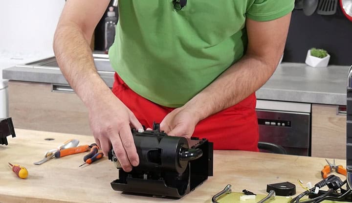 remettre-bloc-machine-cafe-magimix Remettez le bloc de la machine à café