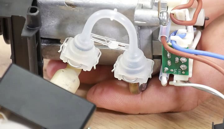 remplacement-nouvelle-resistance-machine-a-cafe