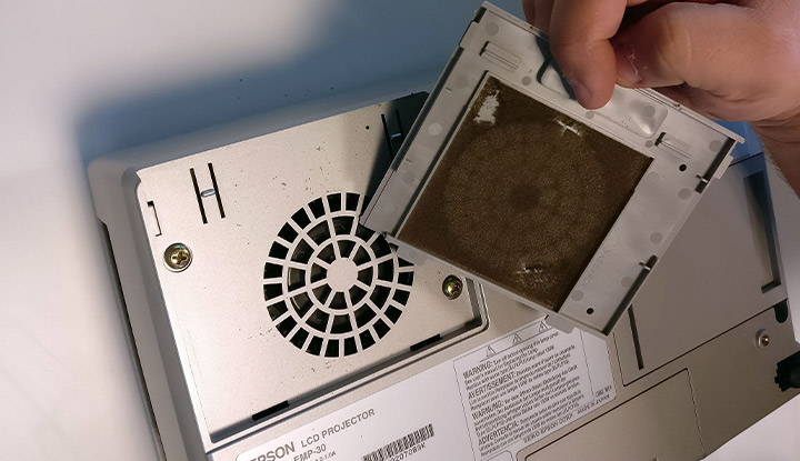 Filtre encrassé de vidéoprojecteur